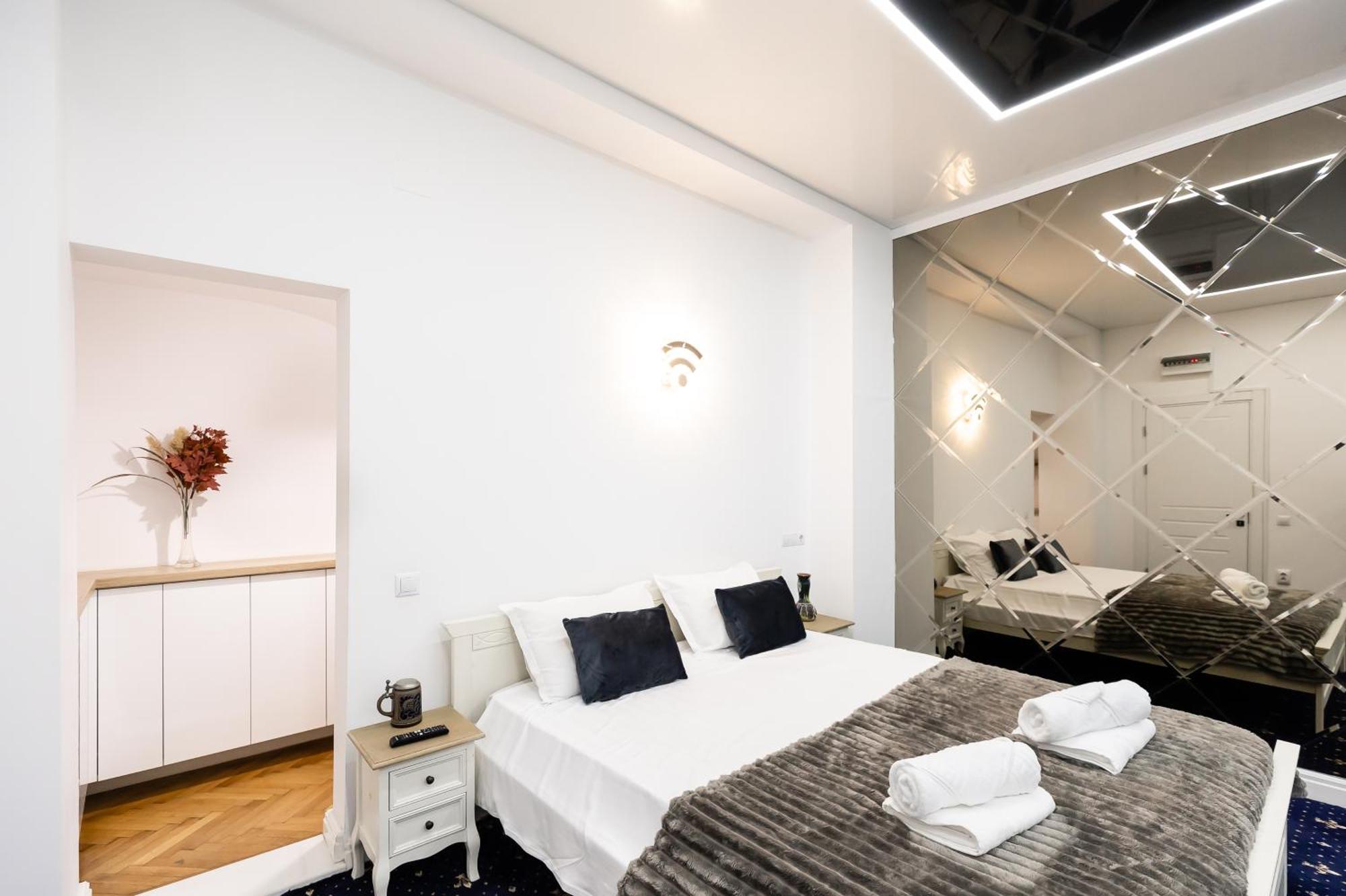 Central Studios In Piata Romana Bukarest Zimmer foto